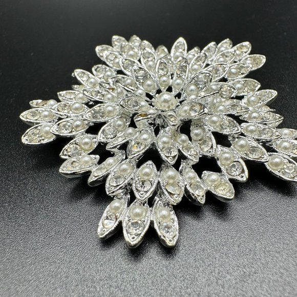 Snowflake Star Classics Collection Silvertone and iridescent rhinestone Brooch - Picture 7 of 11